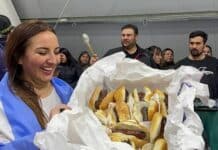 Andrea Freites abandonó una entrevista en vivo porque se le quemaban los chorizos