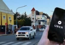 “En el Cerro Castor te tiran el auto encima si saben que sos Uber”