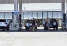 Tercera suba en un mes de los combustibles