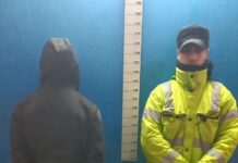 Le robaron el celular cuando bajó del colectivo y los atraparon