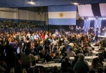 Esta noche llega la gran peña “Esperando el 25”