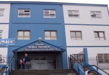 Alumnos del Olga B. de Arko protestan por malas condiciones del edificio