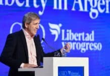 Caputo adelantó que buscará nueva deuda con FMI