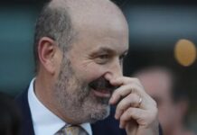 El Gobierno prepara el cierre de decenas de organismos públicos por decreto