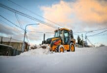 Trabajos de despeje de nieve en Ushuaia ante las intensas nevadas