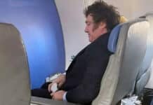 Una encuesta revela indignación popular por la cantidad de viajes de Milei