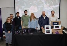 El municipio de Río Grande entregó notebooks y tablets a la UNTDF
