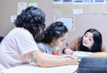 Aún están abiertas las inscripciones para que los mayores de 18 años puedan terminar el secundario