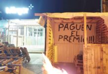 La UOM reclama con una carpa en Mirgor