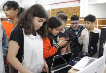 Entregaron computadoras y tablets a más instituciones