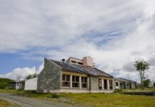 Presentaron un proyecto para la recuperación de la histórica hostería Yehuin