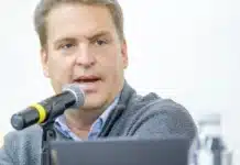 “A nadie se le ocurre ir primero al hospital que a una clínica, hoy pasa lo contrario”