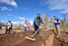 Vecinos de Tolhuin se capacitan para aprender a cultivar frutillas