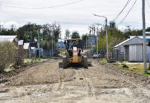Tolhuin avanza con la obra de asfaltado nuevo en el Barrio 9 de Octubre