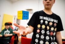 Este fin de semana se realiza un torneo de Cubing en la Fábrica de Talento