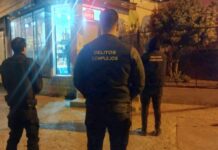 Cuatro involucrados en el incendio de un auto estacionado