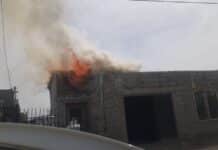 Una sobrecarga de cables provocó un incendio en una casa