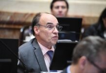 “En vez de promocionar el trabajo el presidente está promocionando la timba”