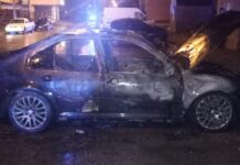 Se incendió un auto estacionado y casi se quema el auto de al lado