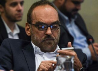 El gobierno fueguino se manifestó contra la designación de Fernando Iglesias como embajador