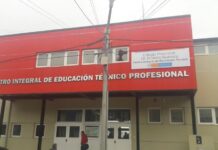 Firmaron el contrato para realizar la obra de ampliación del Colegio Guevara de Río Grande
