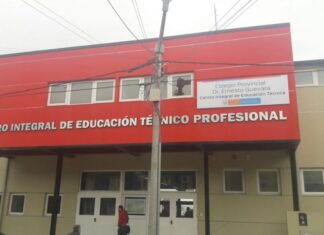 Firmaron el contrato para realizar la obra de ampliación del Colegio Guevara de Río Grande