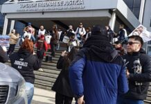 Judiciales piden aumento y amenazan con un paro y movilización para la semana que viene