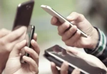 Arancel cero para celulares: Adorni prometió “mejores precios para todos”