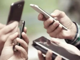 Arancel cero para celulares: Adorni prometió “mejores precios para todos”