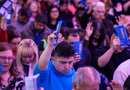 25 micros salen desde Tolhuin y Río Grande para el evento evangelista en Ushuaia