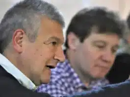 “Todo pasa porque el gobernador Gustavo Melella no se arrodilla”