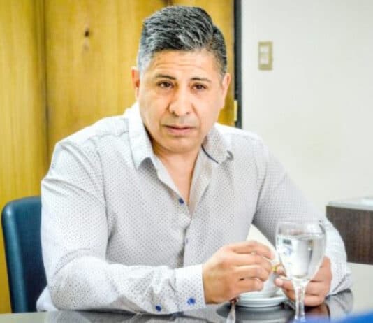 “Los de la Cámara de Comercio son sinvergüenzas que tienen gente en negro”