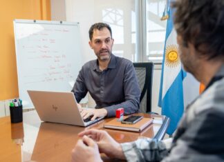 Gobierno trabaja en proyectos de transición laboral