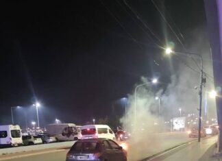 Se incendió el motor de un auto