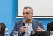 “El ajuste hay que hacerlo en el área política, en los funcionarios”