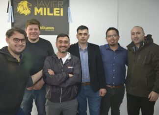 Fuertes críticas a los diputados libertarios que festejaron la reinauguración del aeropuerto