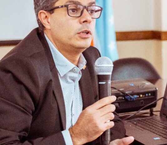 “Argentina tiene que tener su propia política en torno a Malvinas”