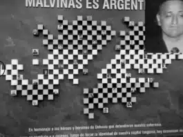 Fuerte cruce en radio por la foto de un represor junto a Veteranos de Guerra