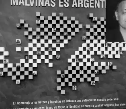 Fuerte cruce en radio por la foto de un represor junto a Veteranos de Guerra