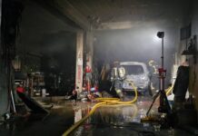 Un auto se prendió fuego dentro del taller mecánico