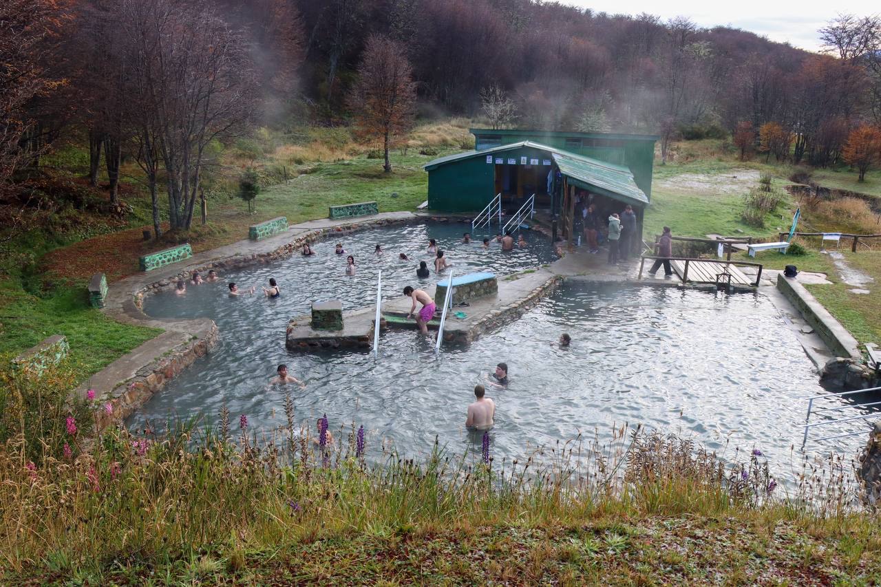 Tolhuin fortalece el turismo desde la educación con charlas y una visita a las Termas