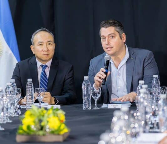 Los tres ejes del intendente Perez para traer inversiones de China