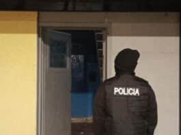 Allanamientos por robo de mercadería deriva en hallazgo de droga y una detenida