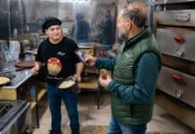 Emilio Sáez donó el histórico horno de Panadería La Unión a un emprendedor de Almanza