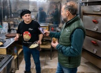 Emilio Sáez donó el histórico horno de Panadería La Unión a un emprendedor de Almanza