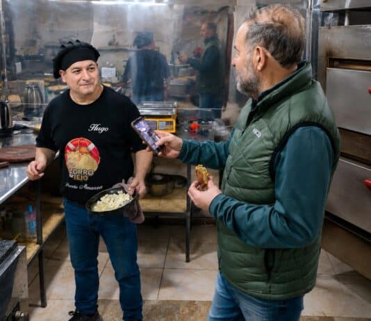 Emilio Sáez donó el histórico horno de Panadería La Unión a un emprendedor de Almanza