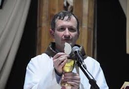 Padre Iván: “No podemos decir que de acá a 20 años vamos a estar mejor sacrificando a los pobres”