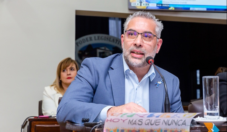 Lapadula presentó proyecto para proteger como activo estratégico el territorio de la provincia