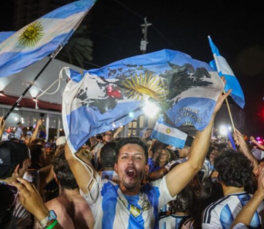 En el partido Argentina-Inglaterra no se va a poder entrar con el mensaje “Las Malvinas son argentinas”