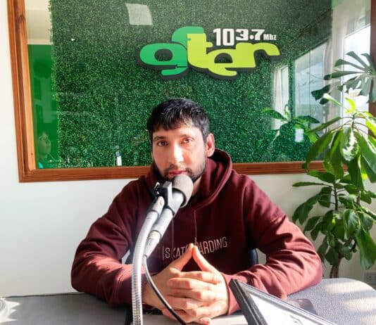 Vecino de Río Grande rifa dos autos para evitar que le rematen la casa
